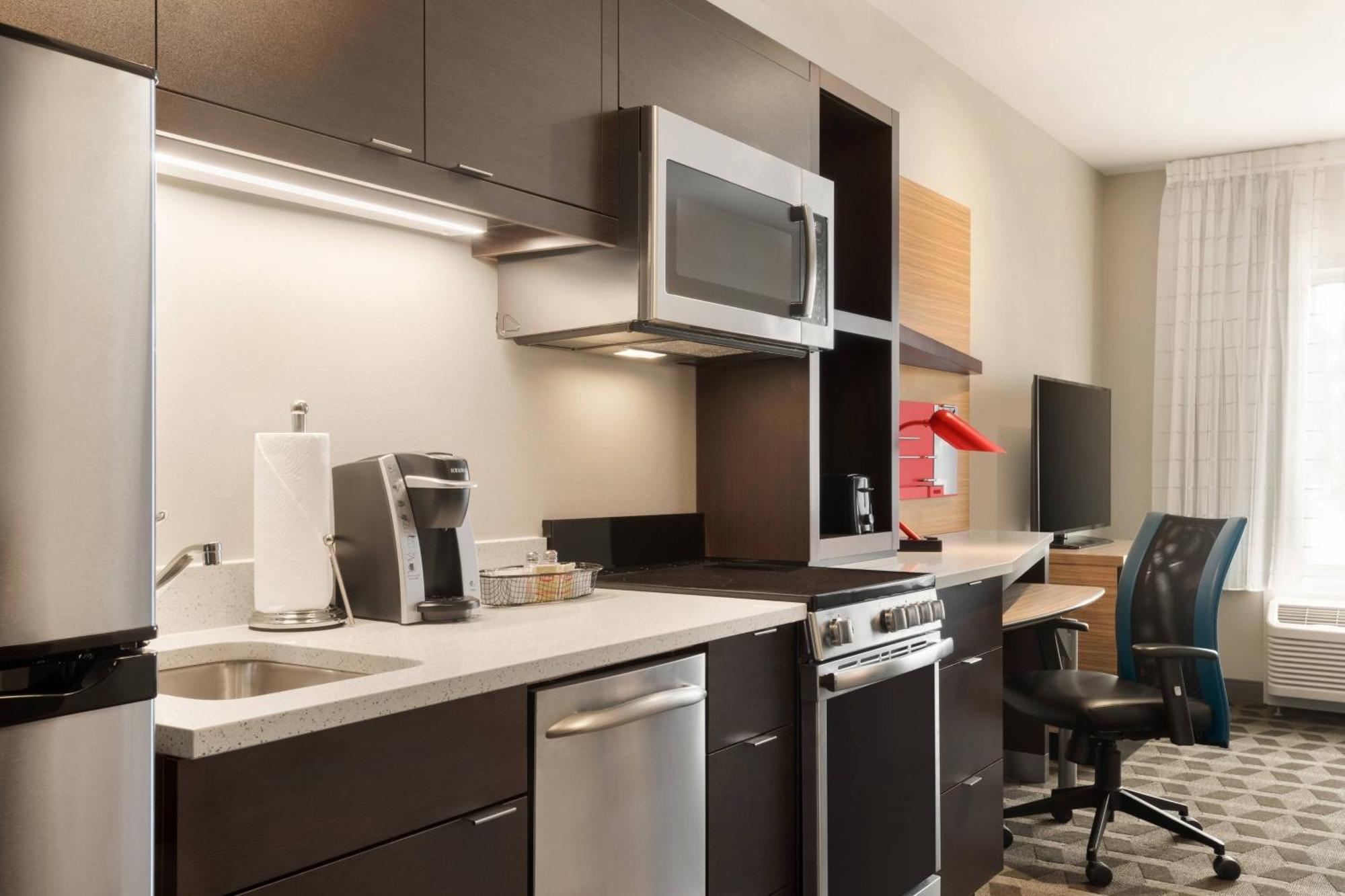 Towneplace Suites By Marriott Dubuque Downtown Bagian luar foto