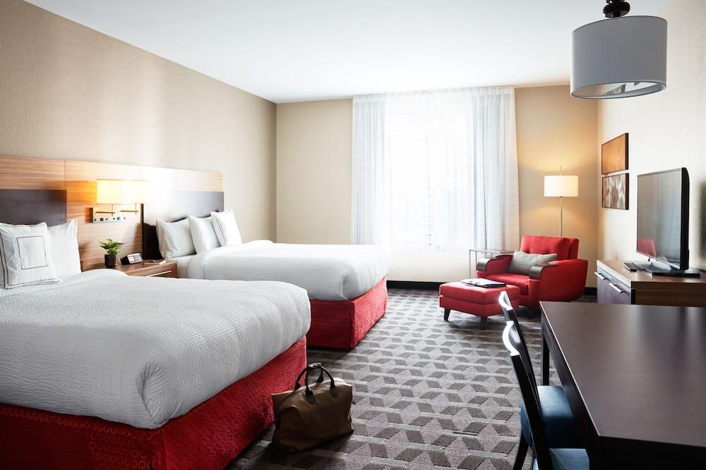 Towneplace Suites By Marriott Dubuque Downtown Bagian luar foto