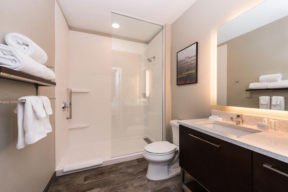 Towneplace Suites By Marriott Dubuque Downtown Bagian luar foto