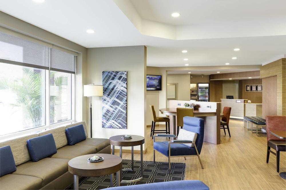 Towneplace Suites By Marriott Dubuque Downtown Bagian luar foto